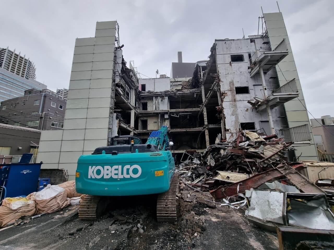 株式会社ホリプロ•グループ•ホールディングス様本社建て替えに伴う解体工事